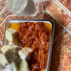 White yam and tomato sauce A picture of White yam and tomato sauce.