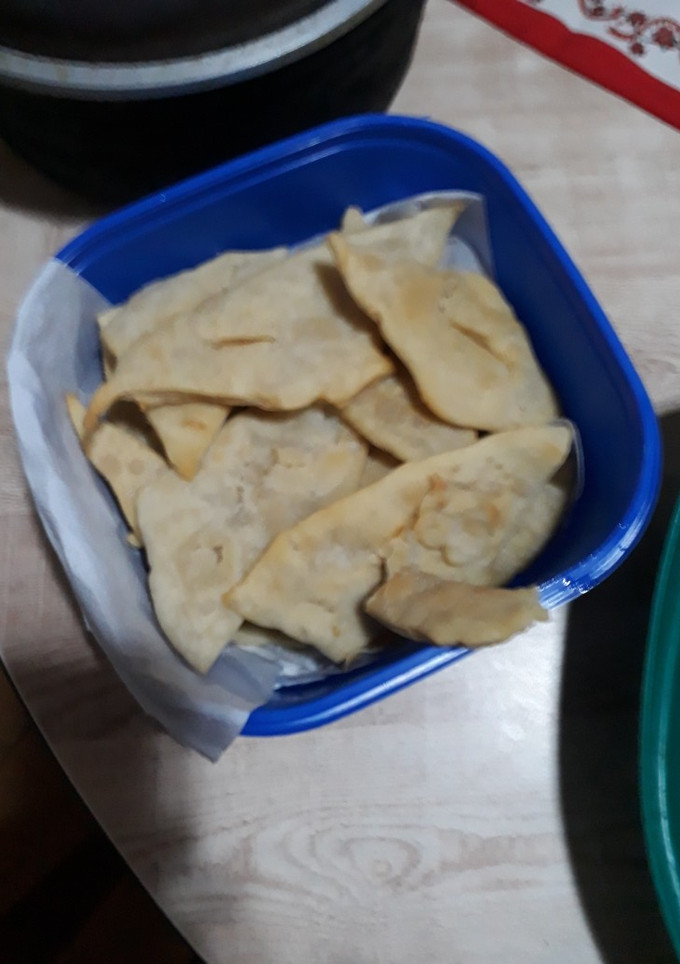 Una foto de Tortas fritas...antonjito de miércoles tormentoso🤗🐩🐩💕