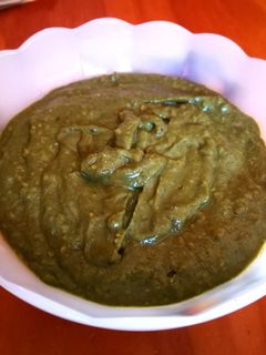 Una foto de Puré de espinaca con arroz integral para pescado o carnes