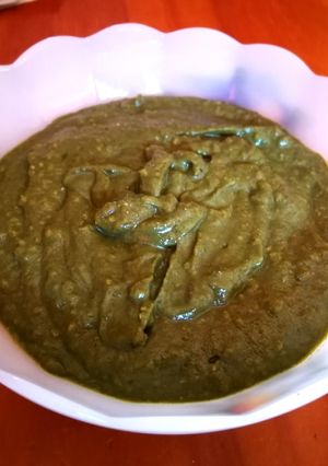 Una foto de Puré de espinaca con arroz integral para pescado o carnes