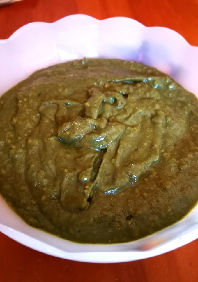 Una foto de Puré de espinaca con arroz integral para pescado o carnes