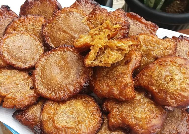 407. Kue cucur