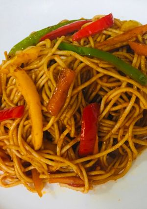 A picture of Schezwan noodles.