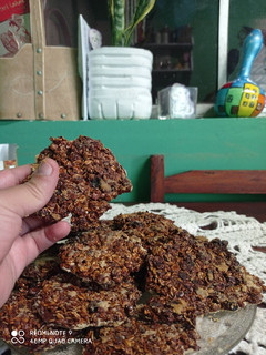 Una foto de Galletitas de granola, chocolate y miel