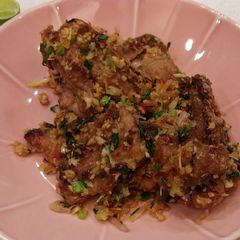 A picture of 香矛豬排 (Pork Chop w/ Lemongrass).