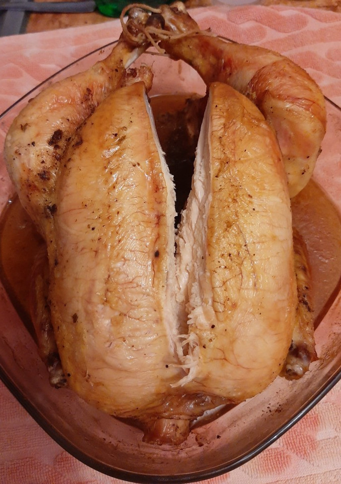 Una foto de Pollo al horno con especias y mantequilla