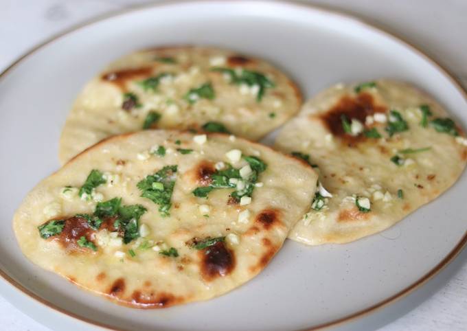 Simple garlic naan bread