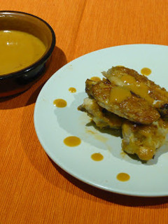 Una foto de Alas de pollo asadas con mostaza y miel