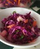 Ensalada Fresca de Repollo Morado, Zanahoria y Piña