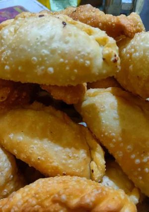 गुजिया(gujiya recipe in hindi) रेसिपी मुख्य फोटो