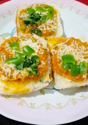 પાઉભાજી બ્રુશેટા (Pavbhaji Bruschetta Recipe In Gujarati) રેસીપી મુખ્ય ફોટો