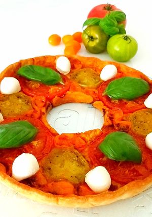 Une photo de Tarte d'été tomates mozzarella