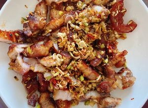 Hình của món Thịt chiên sả ớt.