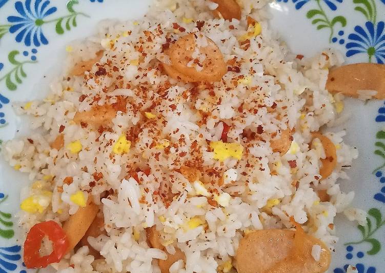 Resep Nasi Goreng Sosis Bawang Putih yang Menggugah Selera