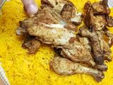دجاج مقلي بالفلفل الأحمر والملح مع رز اصفر