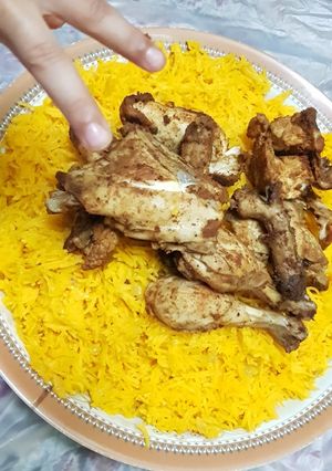 صورة لوصفة دجاج مقلي بالفلفل الأحمر والملح مع رز اصفر