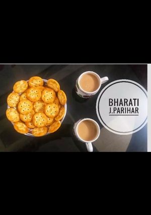 मसाला चाय के साथ बिस्कुट (Masala Chaay Recipe In Hindi) रेसिपी मुख्य फोटो
