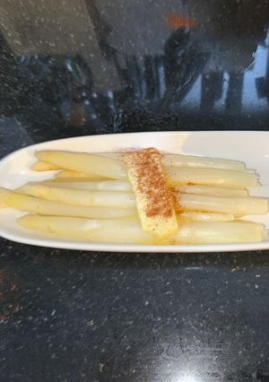 A picture of White asparagus - sous vide.
