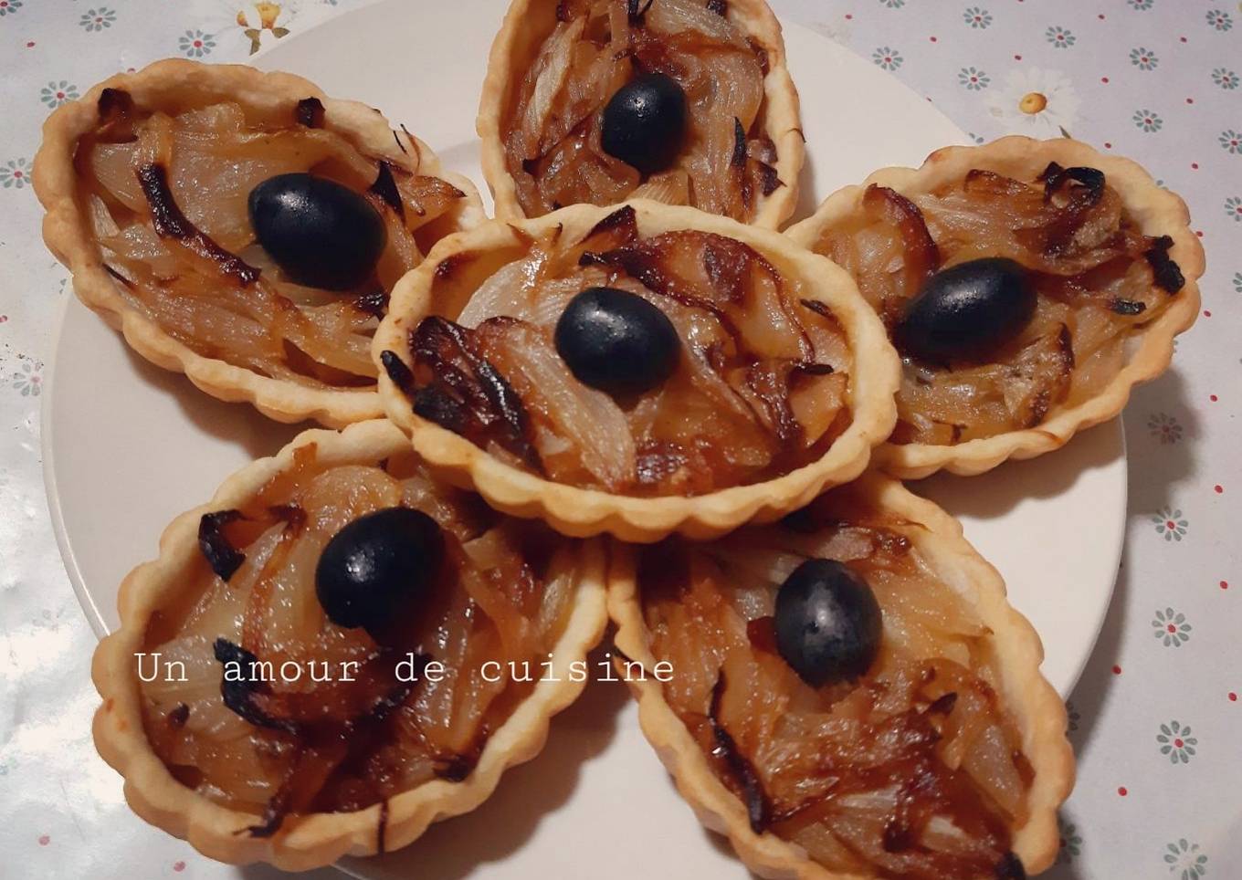 Tartelettes oignon caramélisé 🥧