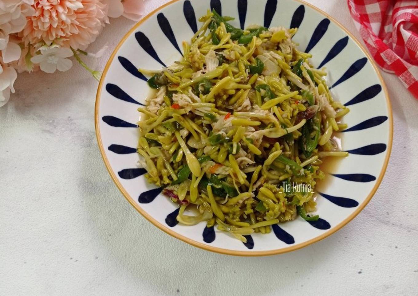 Oseng Bunga Pepaya Ayam Suwir
