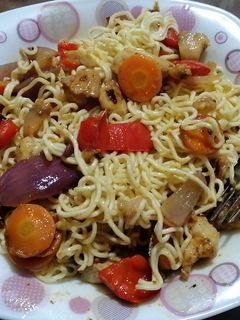 صورة لوصفة نودلز صيني بالفراخ