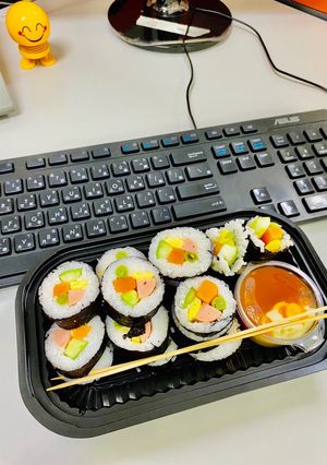 Hình của món Cơm cuộn.