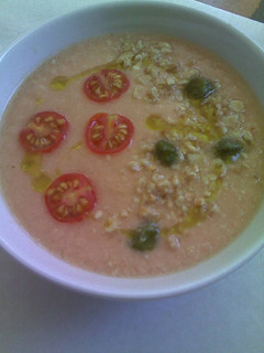 Una foto de Crema fría de tomate y manzana