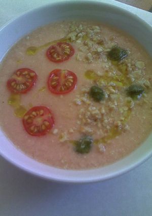 Una foto de Crema fría de tomate y manzana