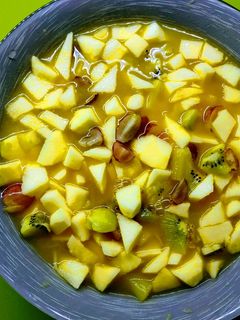 Una foto de Macedonia de frutas 🍎🥝🍊🍇