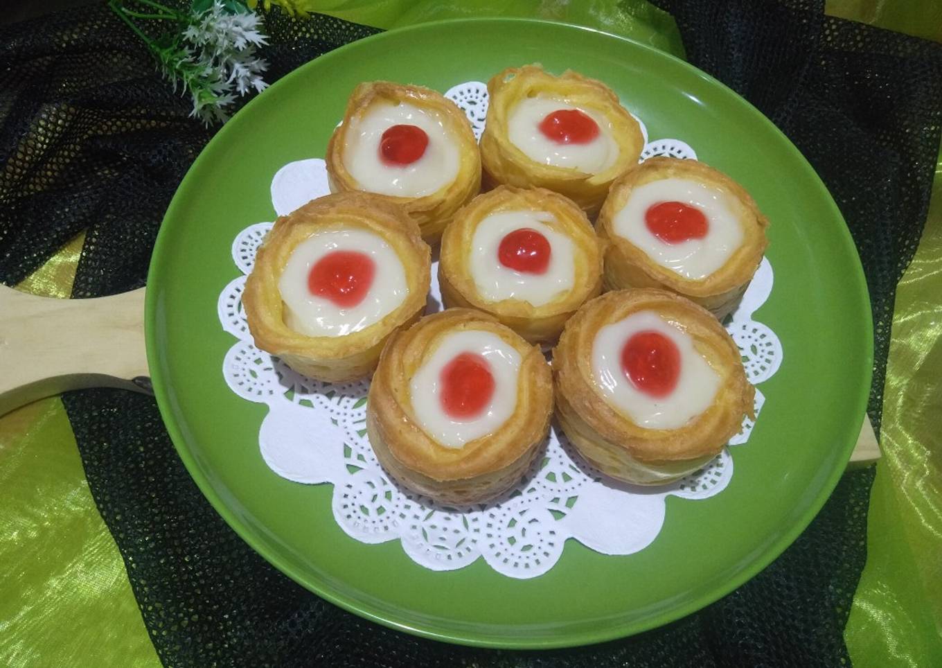 Kue Sus Mangkok isi Vla