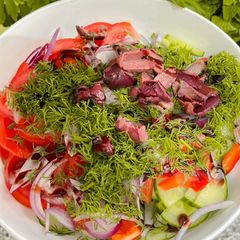 A picture of Greek Salad 🥗.