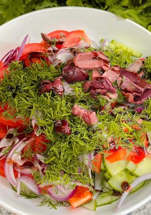 A picture of Greek Salad 🥗.