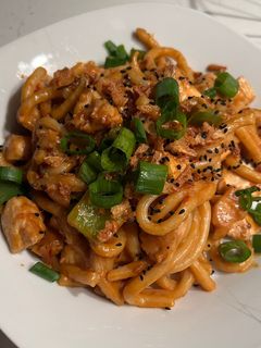 Zdjęcie przepisu Udon w maśle orzechowym.