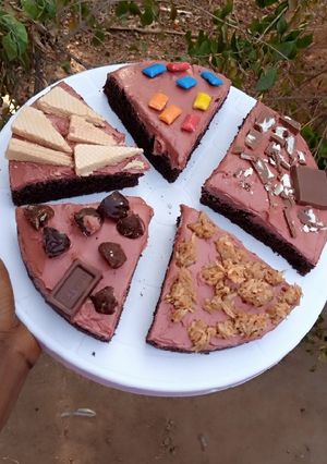 A picture of Brownie pizza.