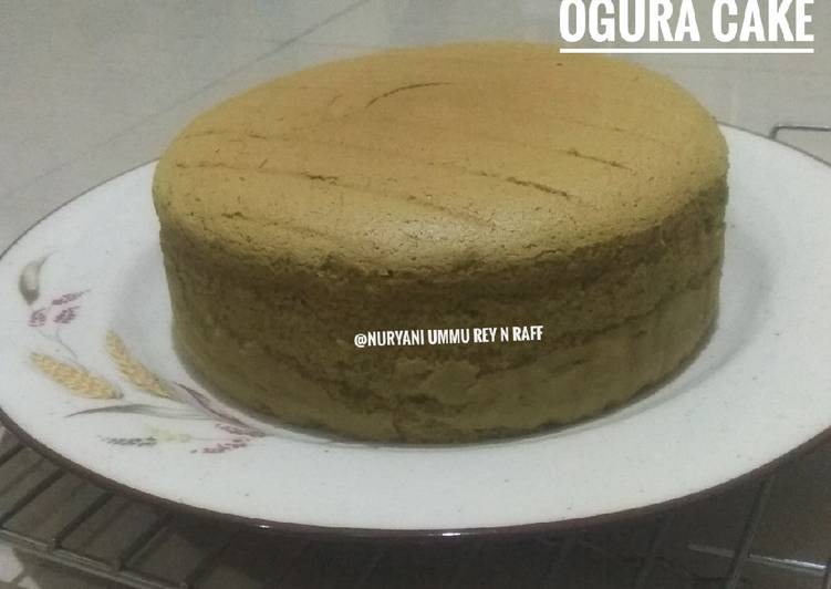 Gluten free pandan ogura cake