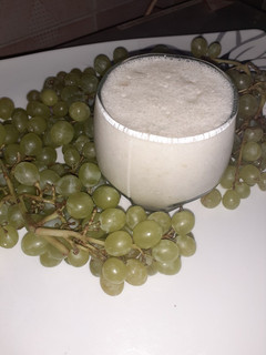 A picture of Grapes & Banana Smoothies.