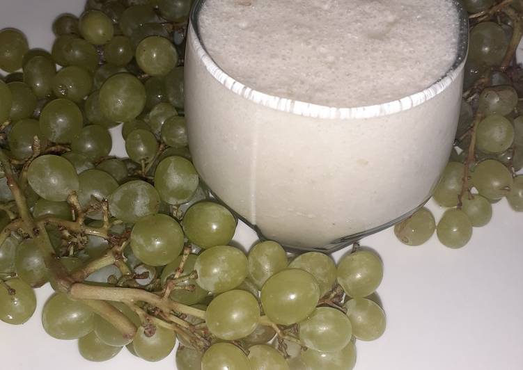 Grapes & Banana Smoothies