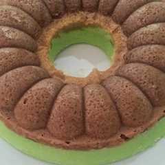 A picture of Bolu Kukus Pandan Coklat.