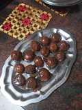 Trufas de polvorones y galletas rellenas de guindas