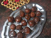 Una foto de trufas de galletas chocolate