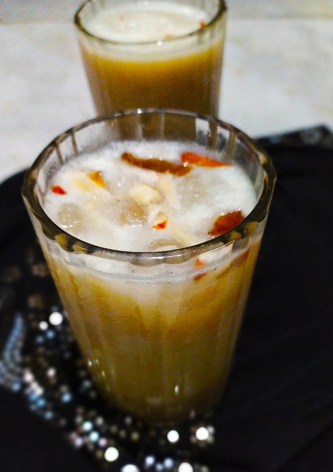 A picture of Dates and banana shake.