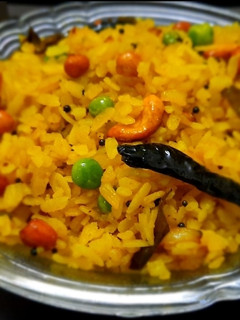कांदा पोहा (kanda poha recipe in Hindi) रेसिपी मुख्य फोटो