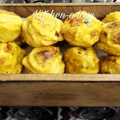 A picture of Batata Vadas.