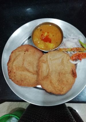 A picture of Bedmi Poori and Aloo Bhaji.
