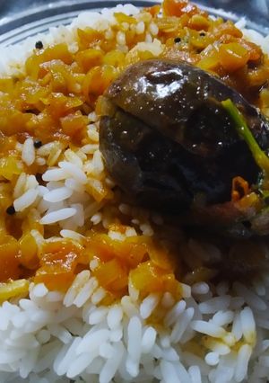 A picture of Ennai Kathirikai Kulambu.