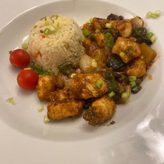 A picture of Orange Chicken.