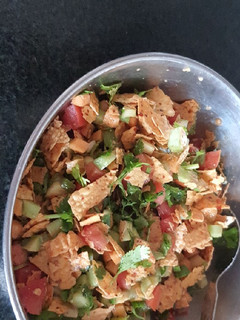 પાપડ સલાડ (Papad salad Recipe in Gujarati) રેસીપી મુખ્ય ફોટો