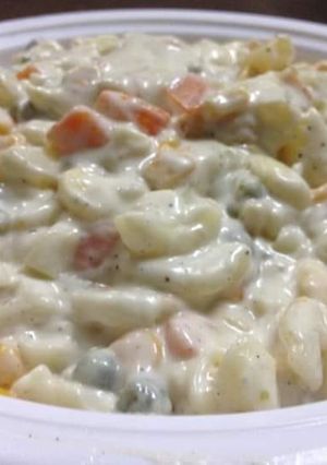 A picture of Creamy pasta salad.
