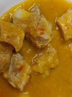 Una foto de Patatas con costillas. Thermomix. TM6