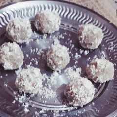 A picture of Nariyal/Coconut Ladoo without condensed milk and khoya.
